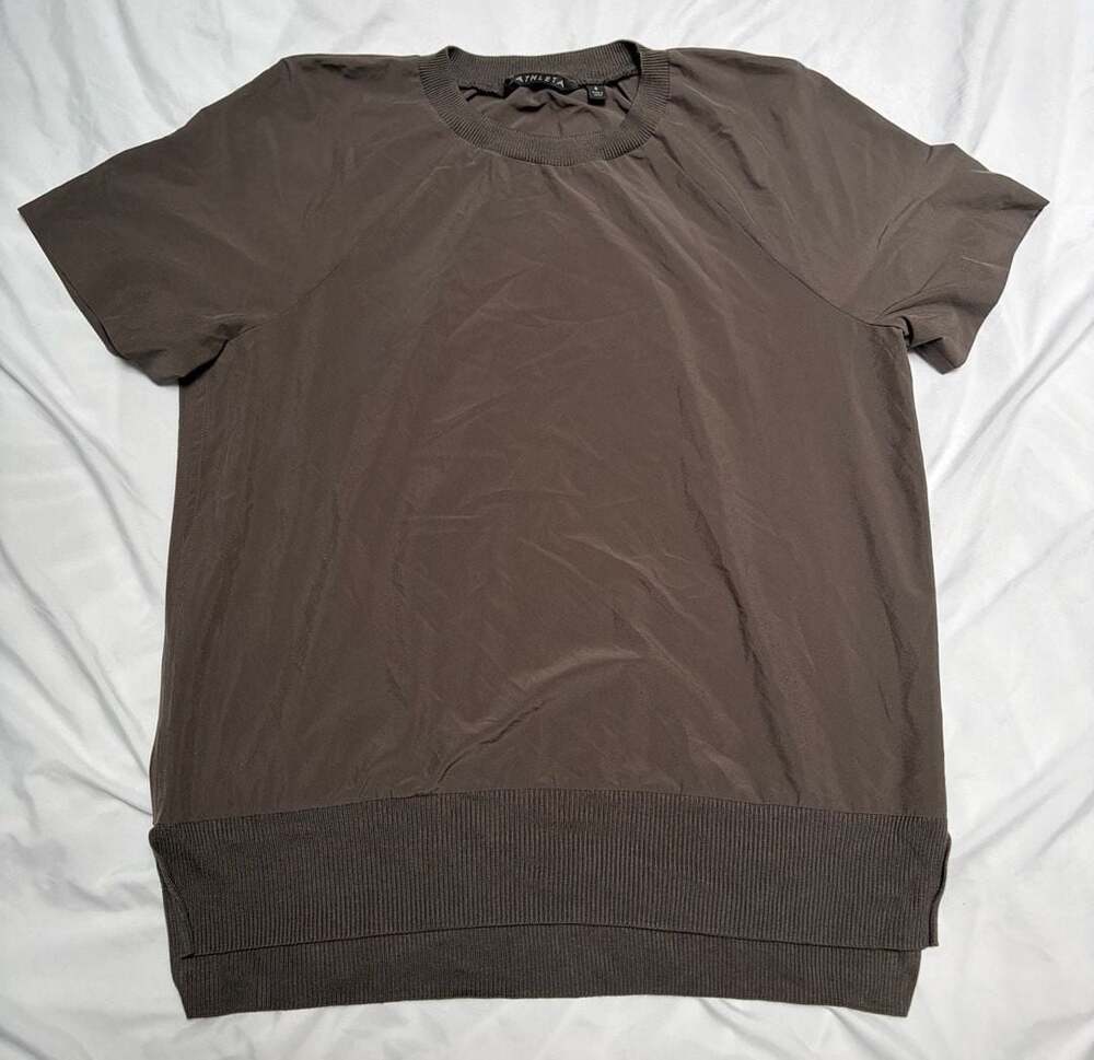 Athleta Zephyr Tee Short Sleeve Crewneck Top with Ribbed Trim and Split Step Hem